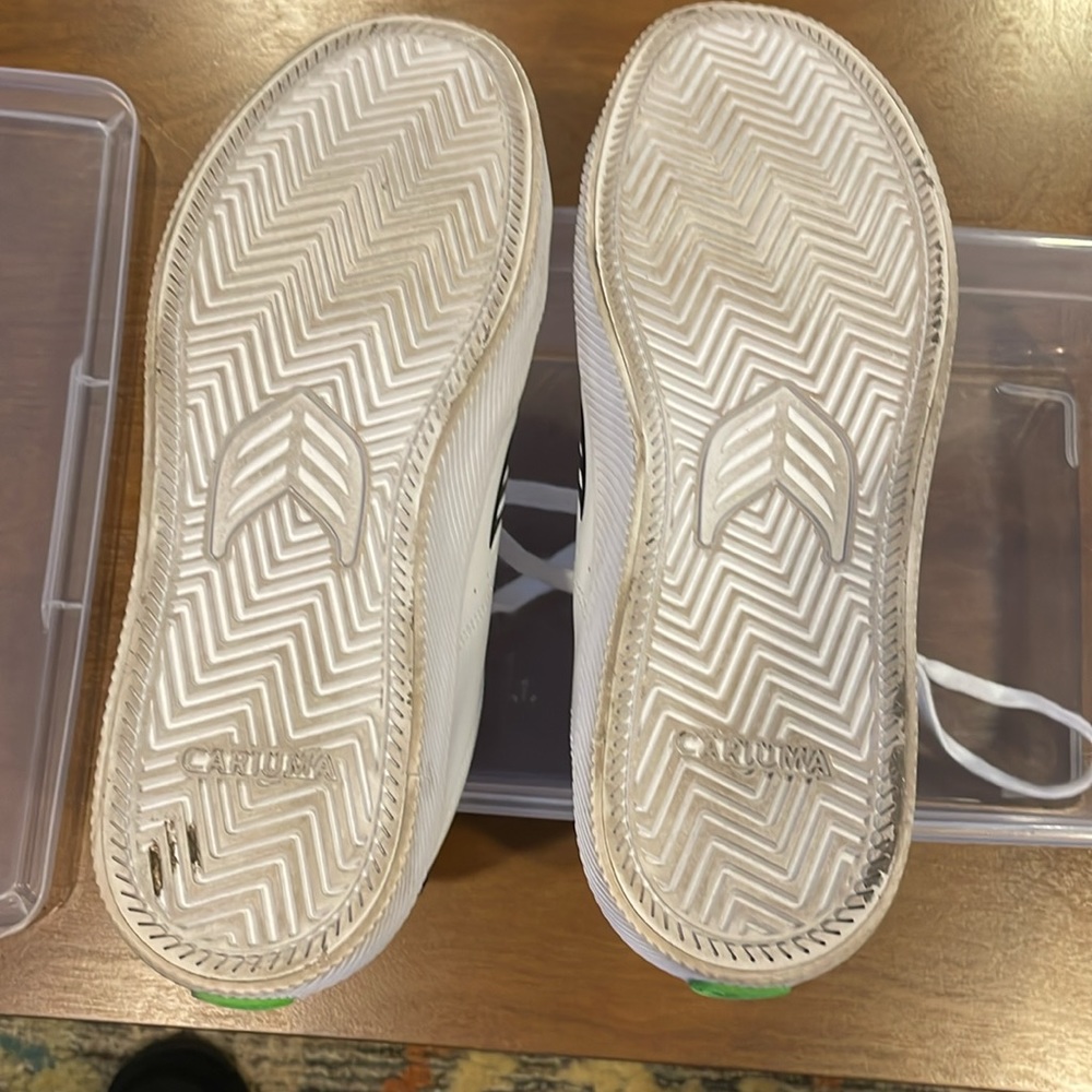 Cariuma leather special edition sneakers - Picture 4 of 4